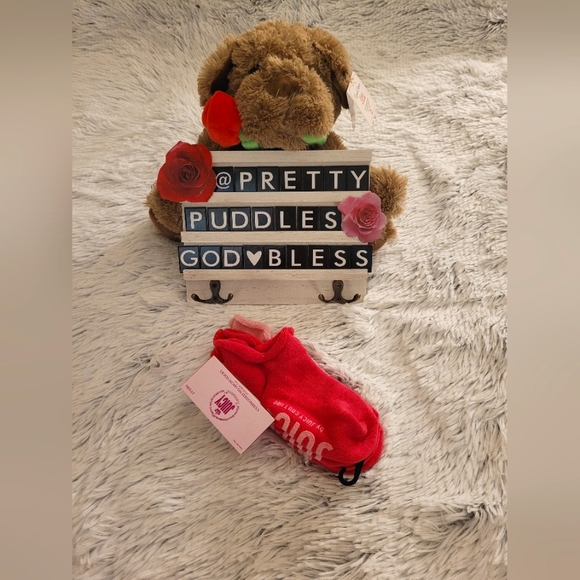 💕 Juicy by Juicy Couture 2pr No Show Pom-Pom Socks 💕 - Picture 4 of 11